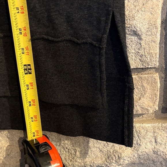 Rock & Republic Charcoal Short Sleeve Top - Picture 7 of 9